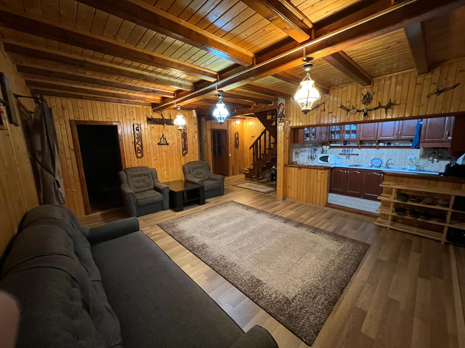 Living open-space spre bucătărie