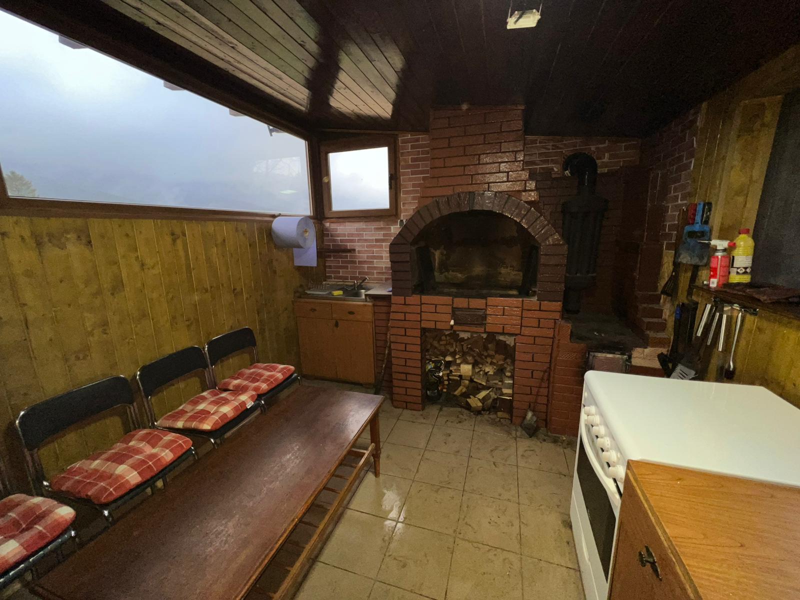 Foișor rustic interior